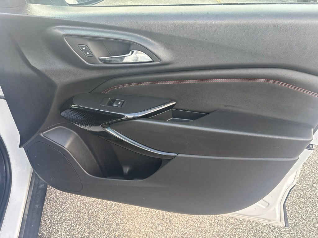 Used 2025 Chevrolet Trax SUV