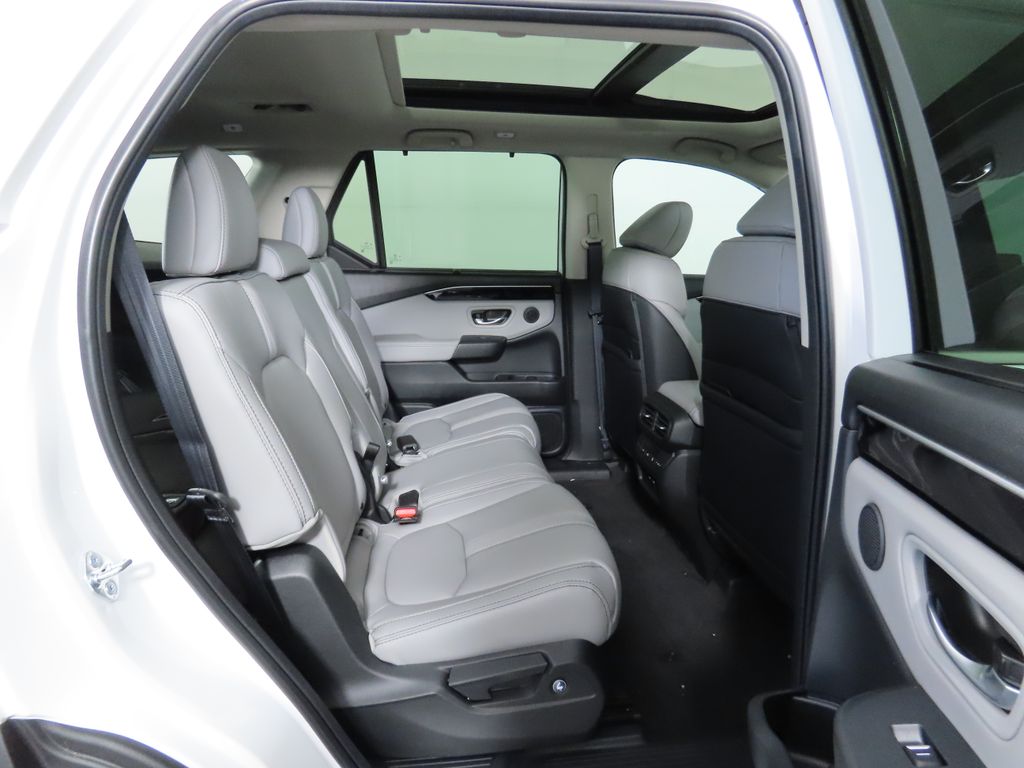 2025 Honda Pilot Touring 24