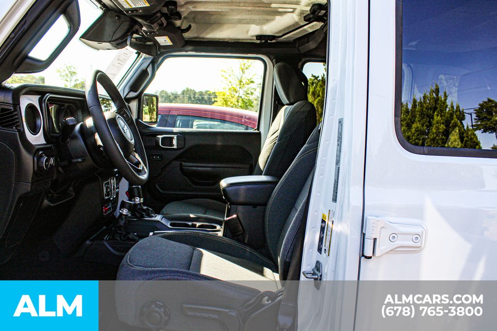 Used 2025 White Jeep Willys image 11