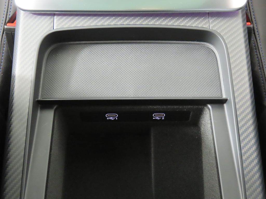 Thumbnail: 2026 Audi RS Q8 - 21