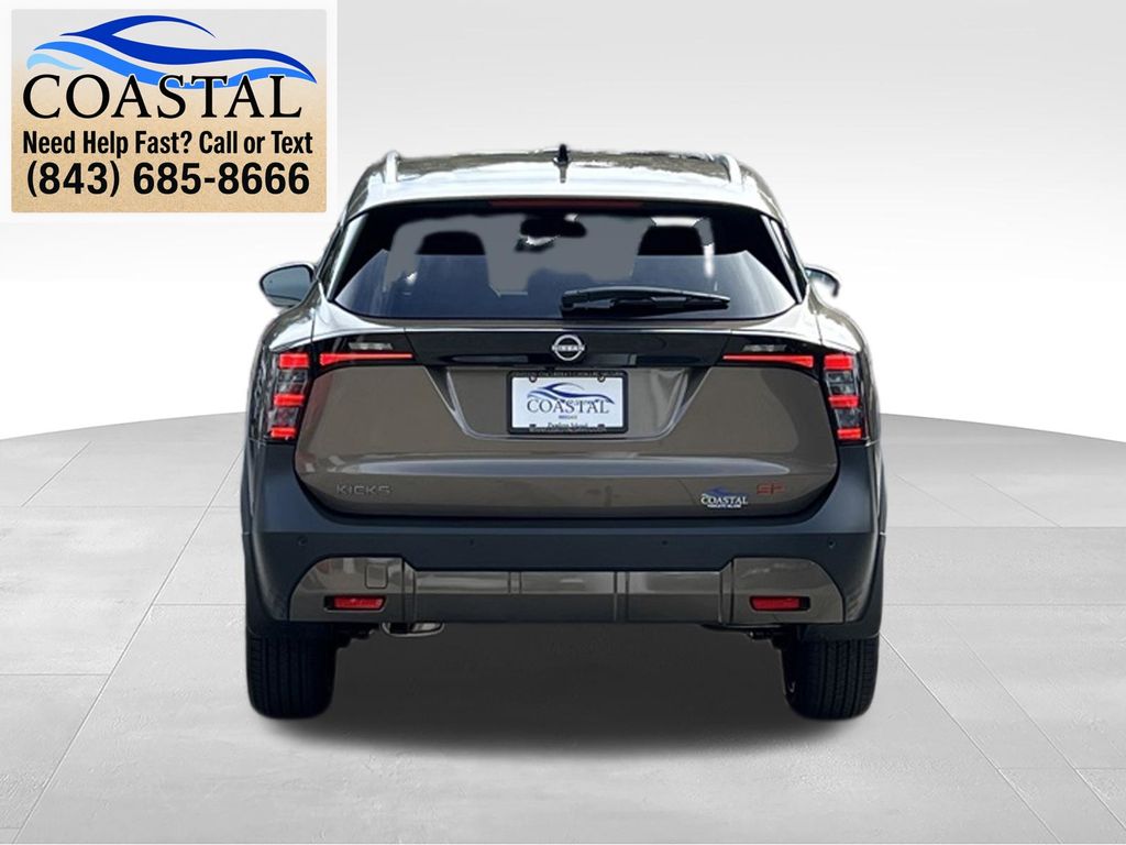 2026 Nissan Kicks SR - 11