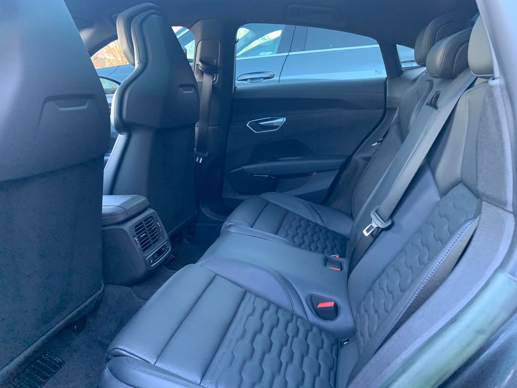 Thumbnail: 2023 Audi e-tron GT - 8