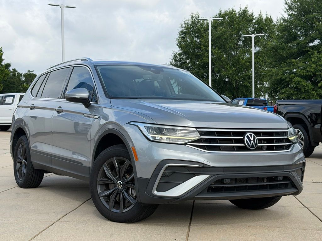 Silver Metallic 2023 Volkswagen Tiguan SUV / Crossover Front-Wheel Drive 8-Speed Automatic