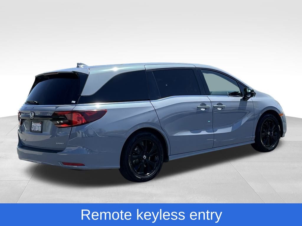 View vehicle photo 7