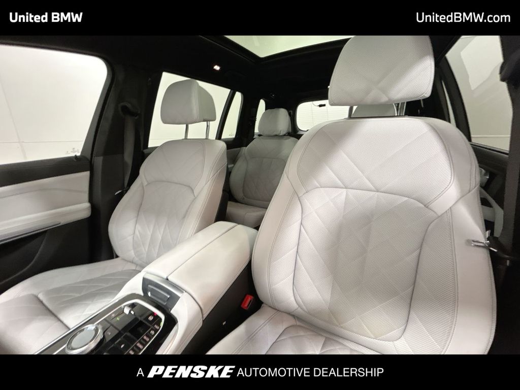 Thumbnail: 2024 BMW X7 - 13