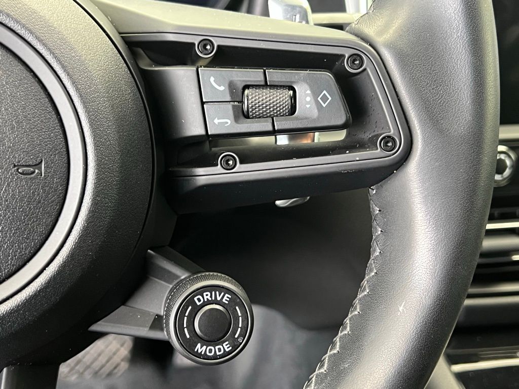 Thumbnail: 2023 Porsche Macan - 9