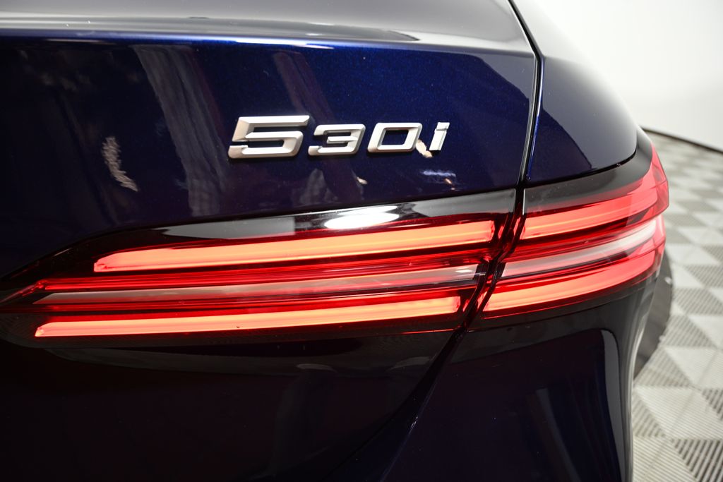 Thumbnail: 2026 BMW 5 Series - 11