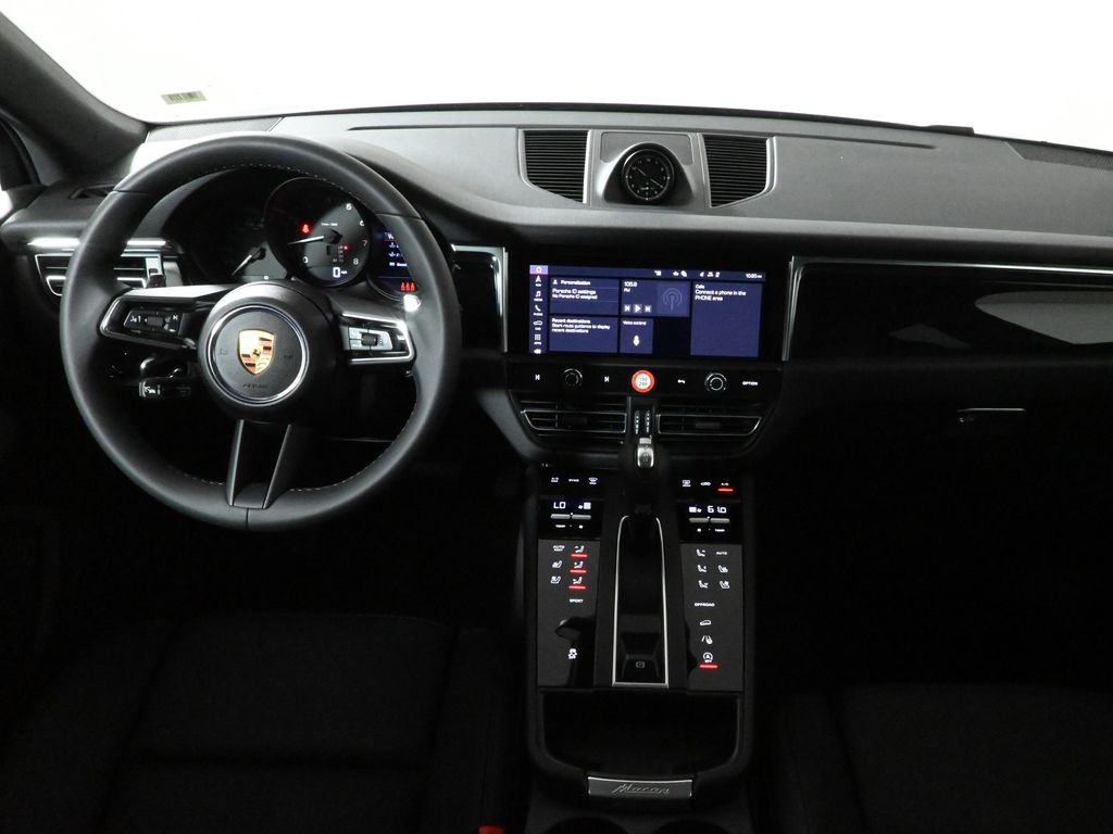 Thumbnail: 2025 Porsche Macan - 17