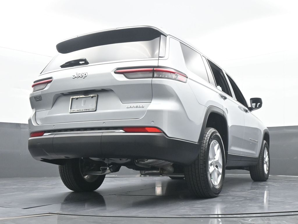 Used 2024 Silver Zynith Jeep Laredo image 61