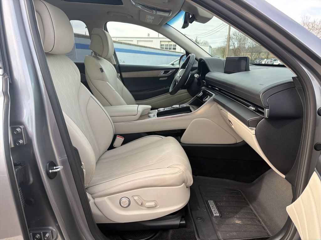 Thumbnail: 2023 Genesis GV80 - 25