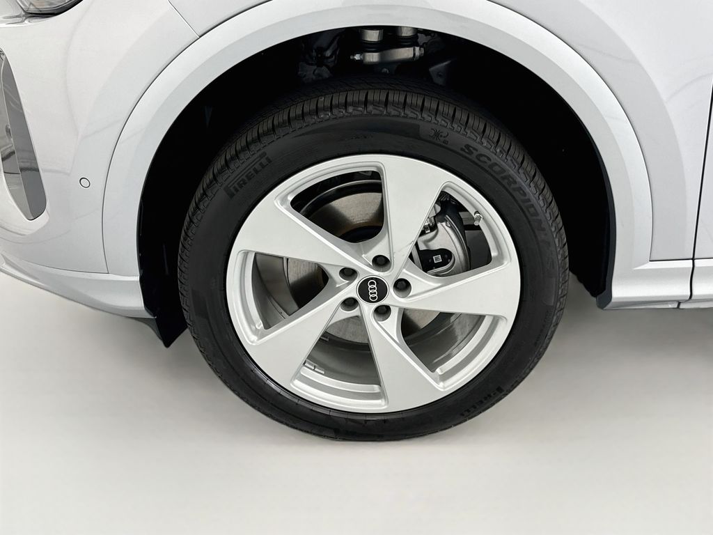 Thumbnail: 2026 Audi Q5 - 29