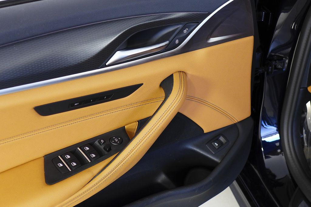 Thumbnail: 2023 BMW 5 Series - 12