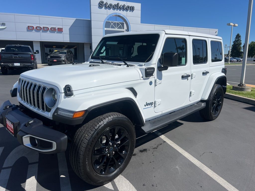 View vehicle photo 4