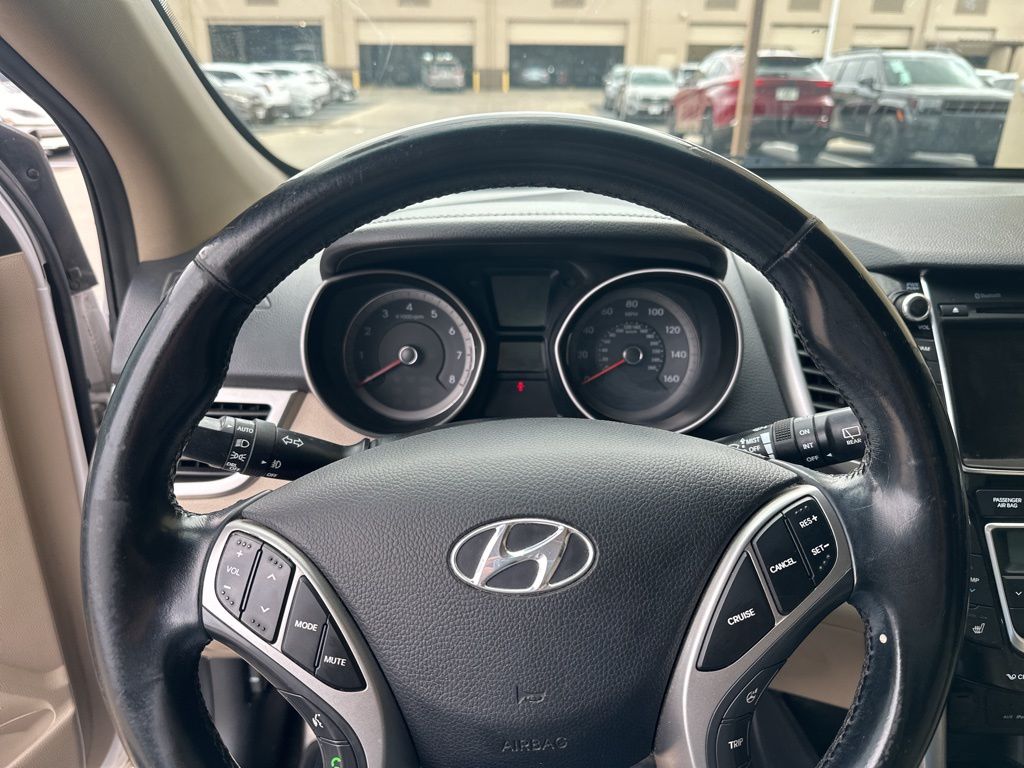 Thumbnail: 2014 Hyundai Elantra - 12