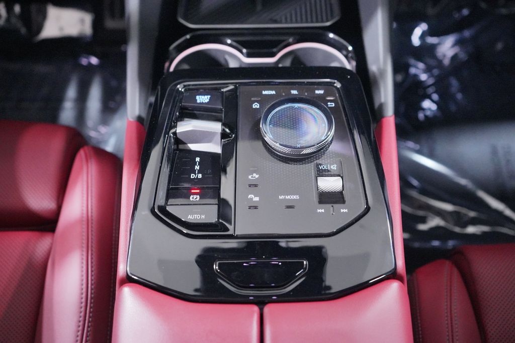 Thumbnail: 2025 BMW i5 - 12