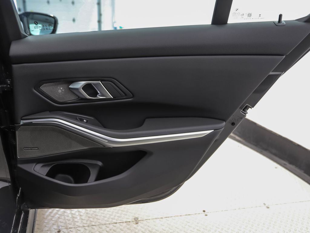 Thumbnail: 2026 BMW 3 Series - 25
