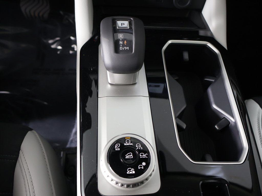 New 2026 Blue Mitsubishi SE image 47