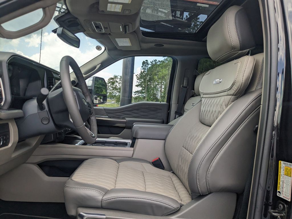 2025 Ford F-450 Super Duty Platinum