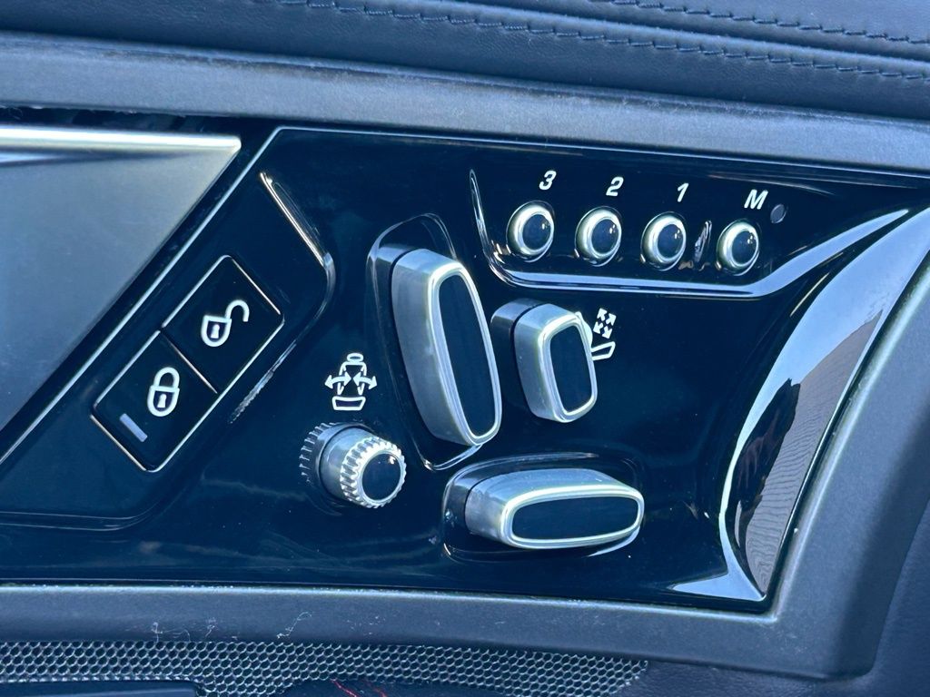 Used 2014  Jaguar S image 67