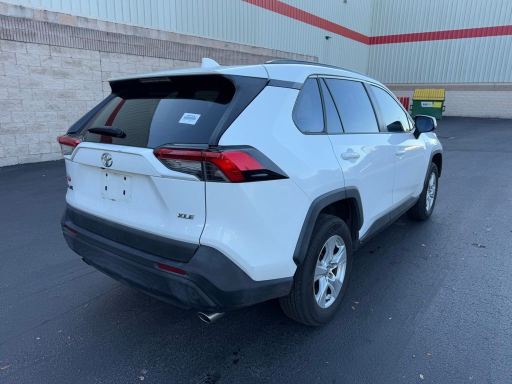 2020 Toyota RAV4 XLE 5