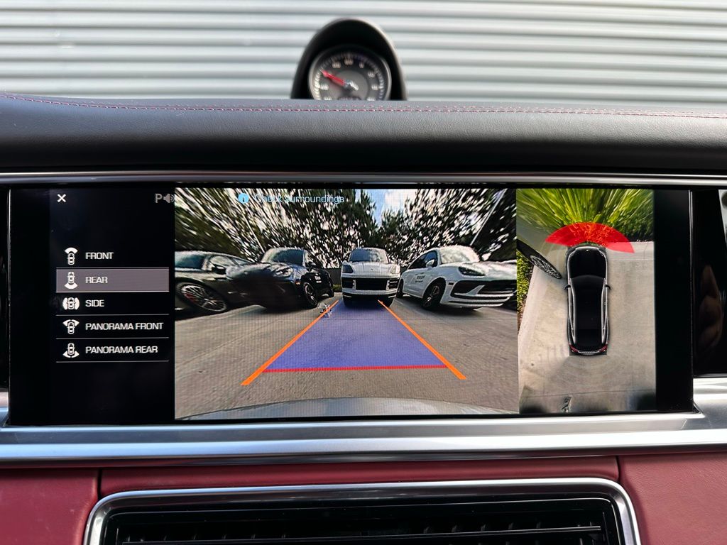 2017 Porsche Panamera Turbo 26