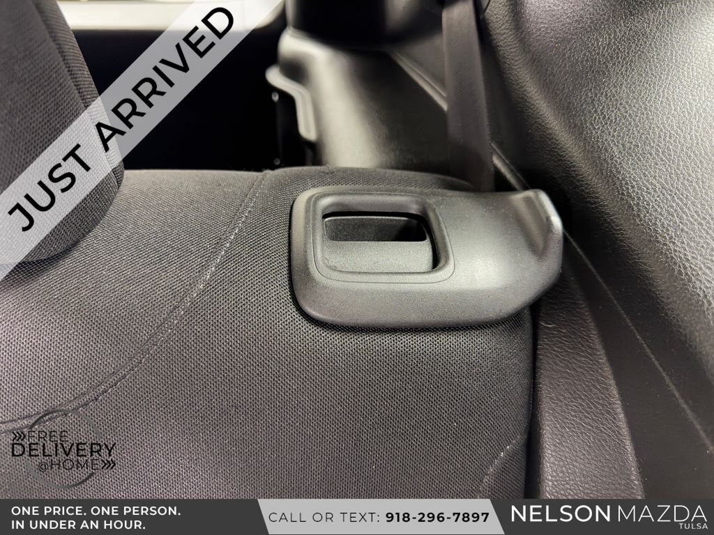 Used 2019 Blue Jeep Latitude image 33