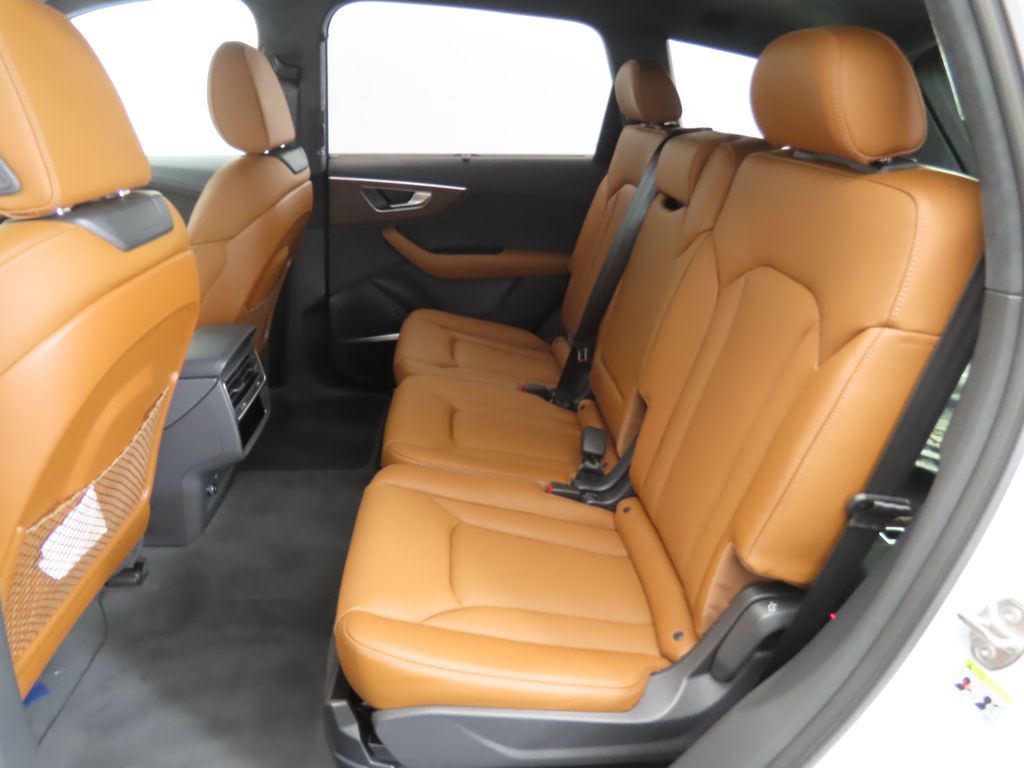 Thumbnail: 2025 Audi Q7 - 21