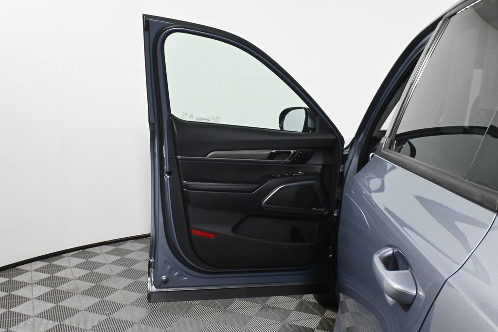 Thumbnail: 2022 Kia Telluride - 31