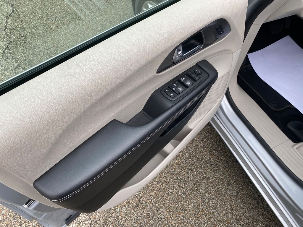 2023 Chrysler Pacifica Touring L Silver at Klick Lewis Buick Chevrolet