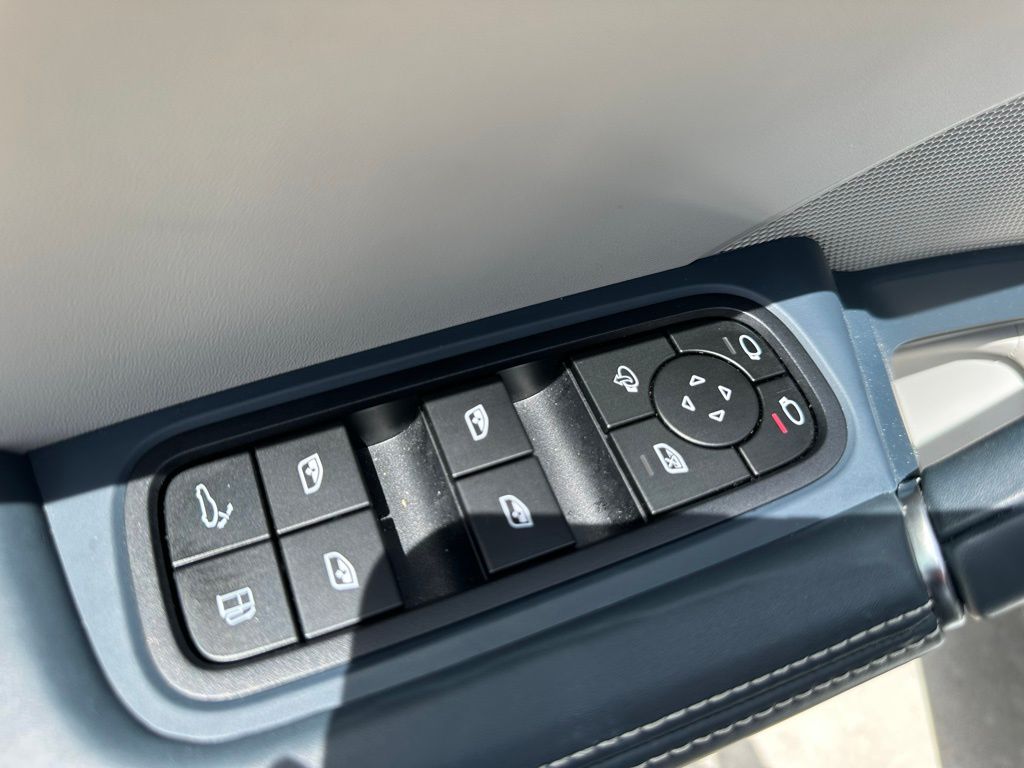 Thumbnail: 2023 Porsche  - 15