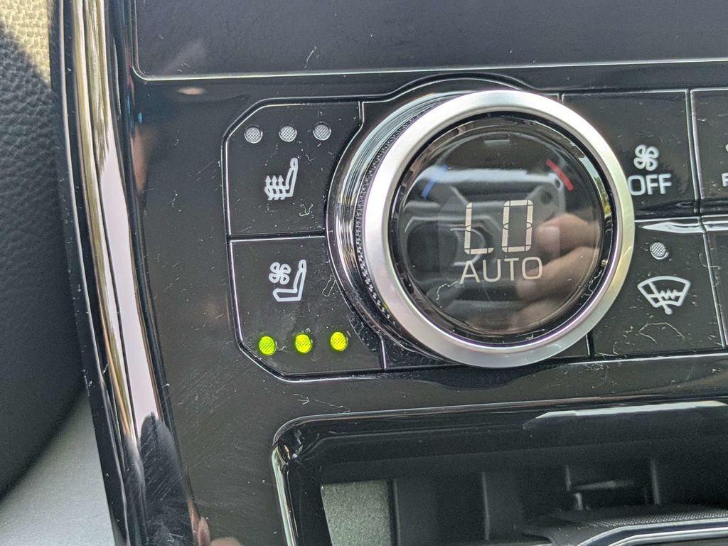 Used 2025 Toyota Highlander SUV