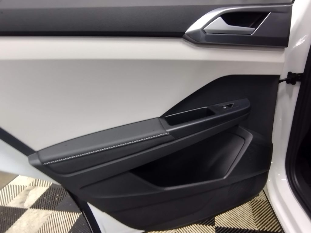 2025 Volkswagen Taos 1.5T SEL