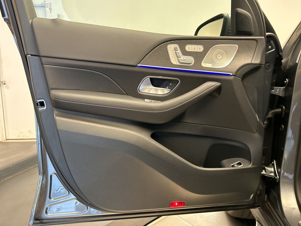 Thumbnail: 2025 Mercedes-Benz GLE - 11