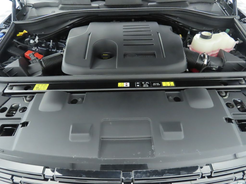 Thumbnail: 2025 Land Rover Range Rover Sport - 29