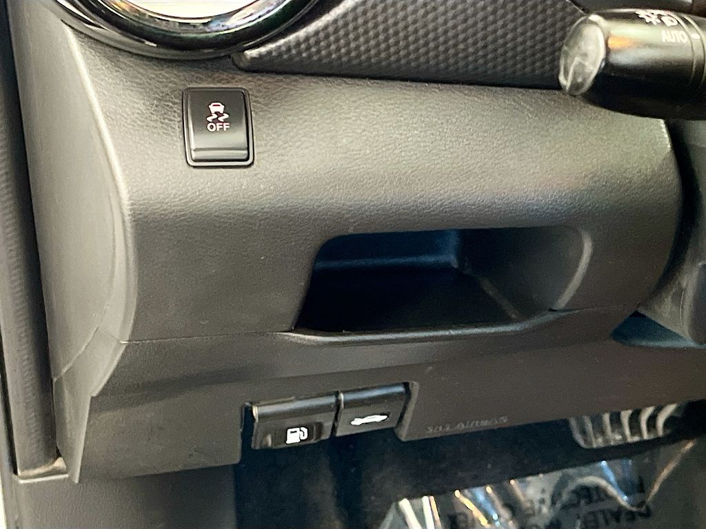 Used 2019 White Nissan SV image 10