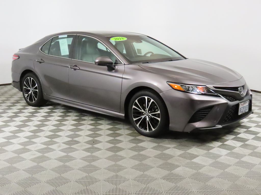 Thumbnail: 2018 Toyota Camry - 7