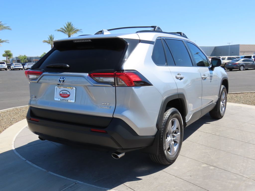 2024 Toyota RAV4 XLE 5