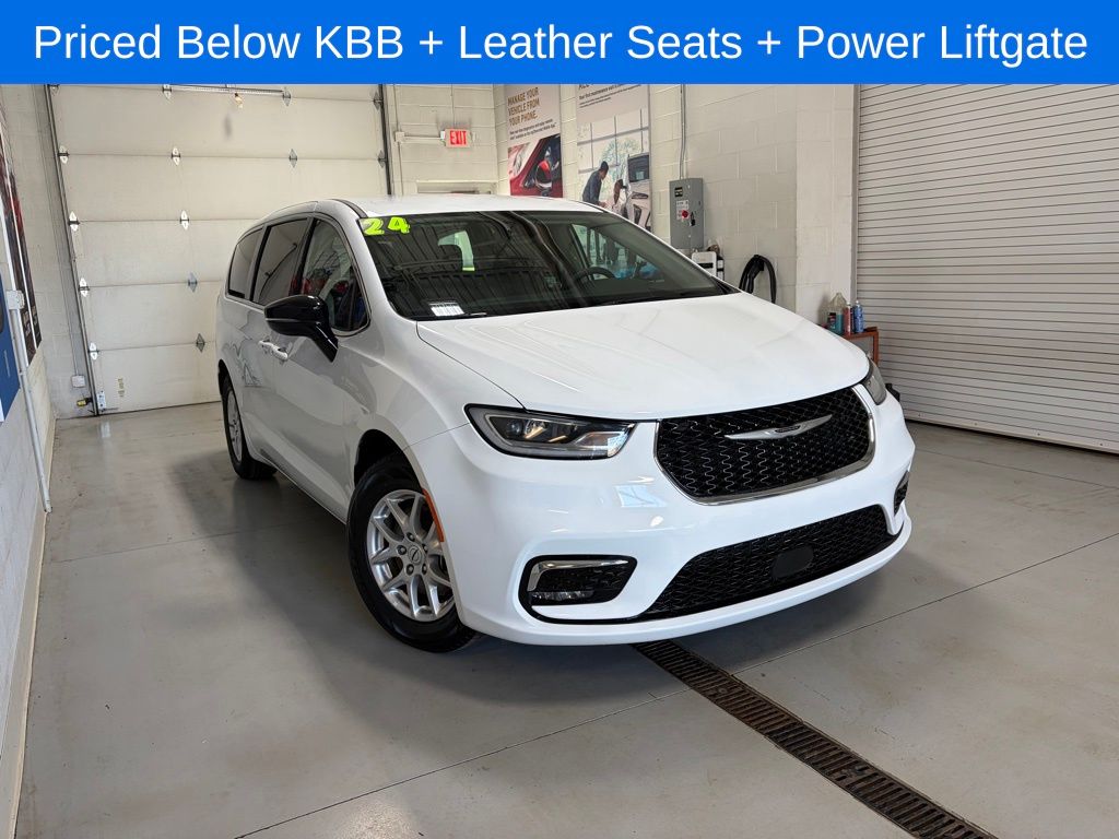 Bright White Clearcoat 2024 Chrysler Pacifica Touring L FWD Minivan Front-Wheel Drive 9-Speed Automatic