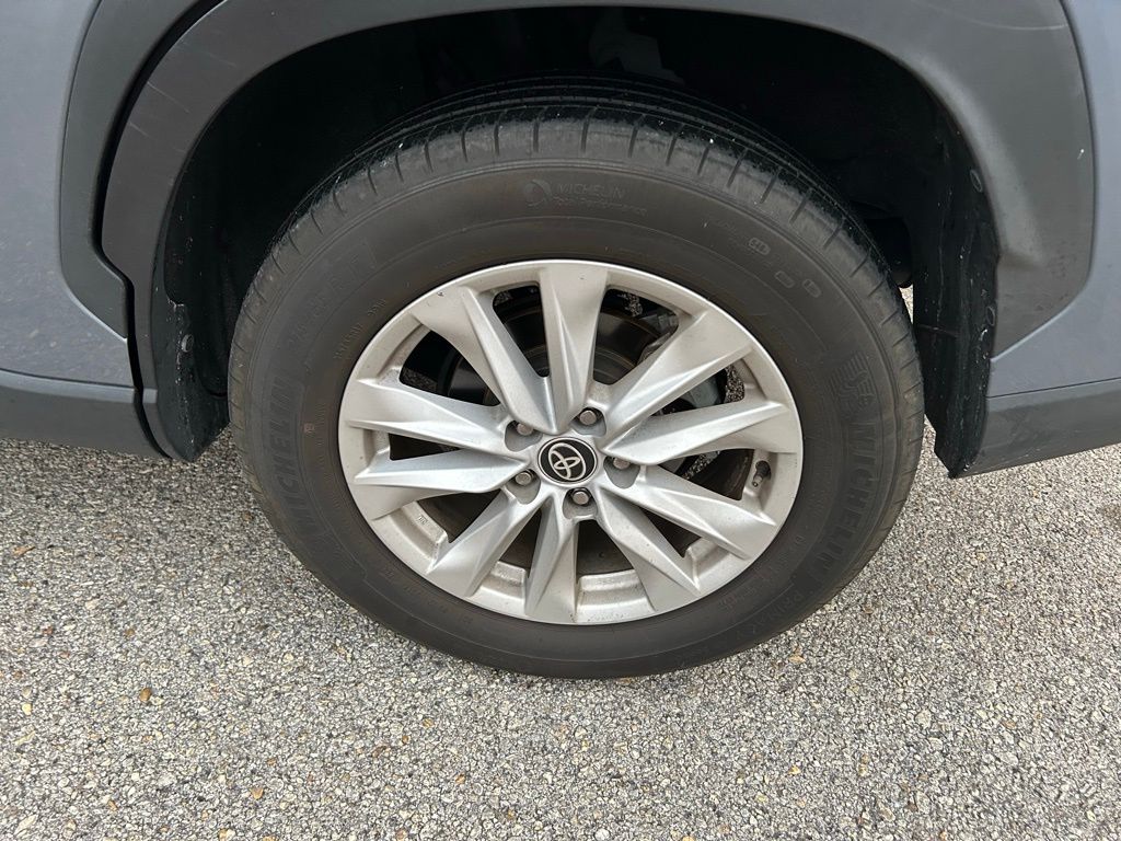 Thumbnail: 2022 Toyota Corolla Cross - 9