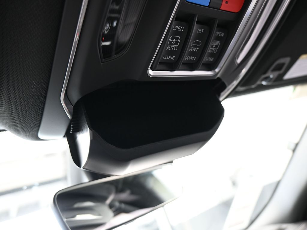 New 2026 Diamond Black Crystal Pearlcoat Jeep Limited image 25