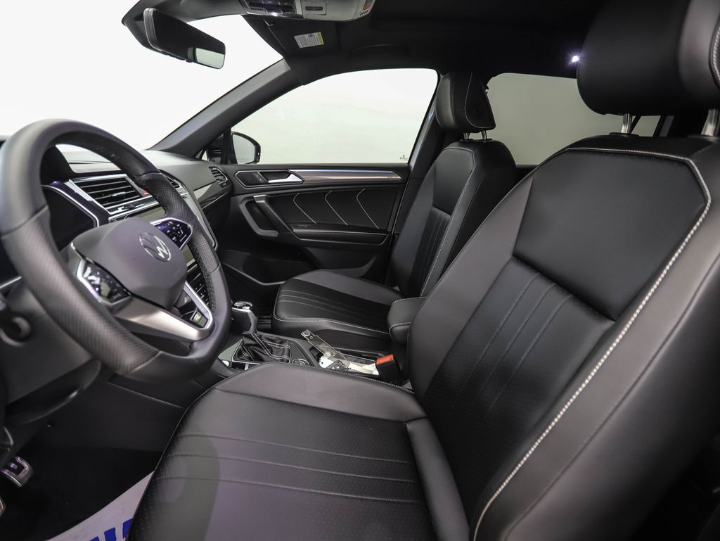 Thumbnail: 2024 Volkswagen Tiguan - 11