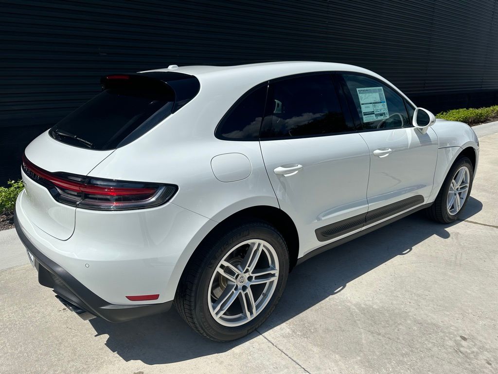 2024 Porsche Macan  8