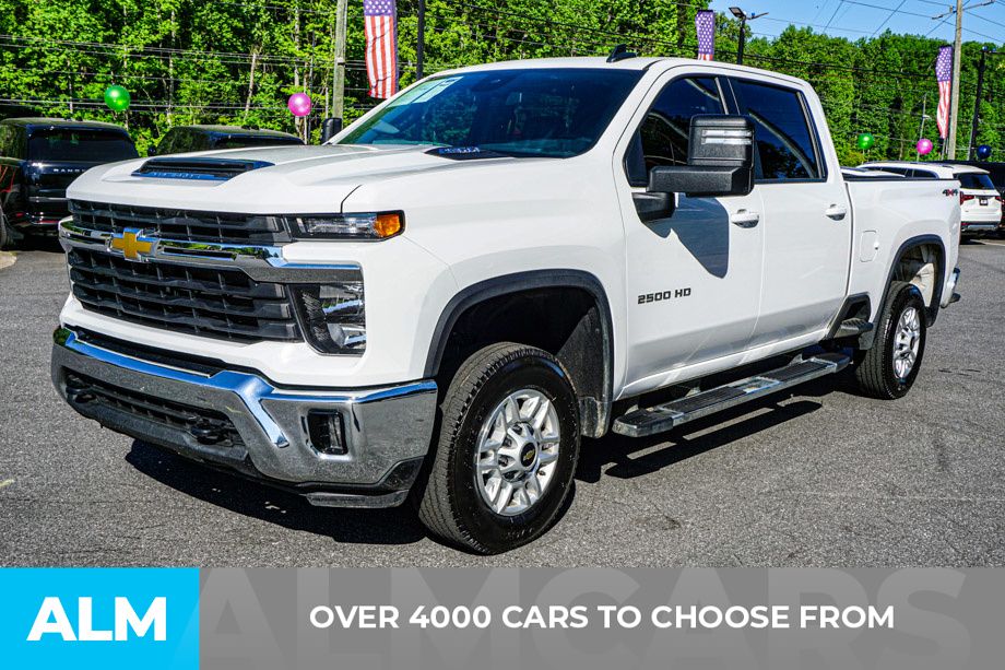 Used 2025 White Chevrolet LT image 2