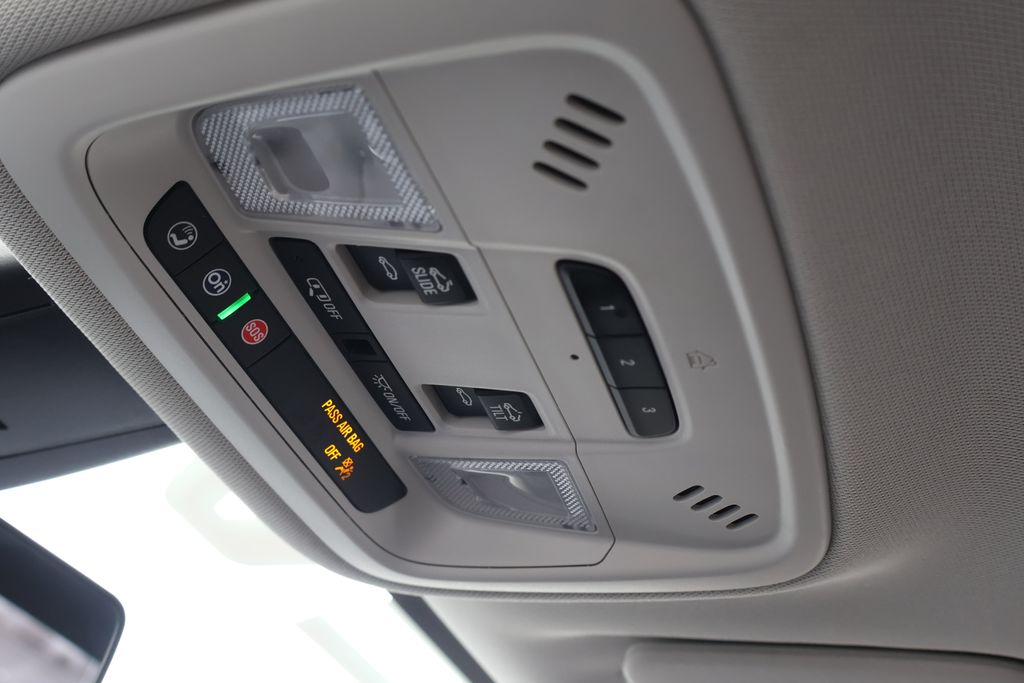 Thumbnail: 2021 Chevrolet Traverse - 30