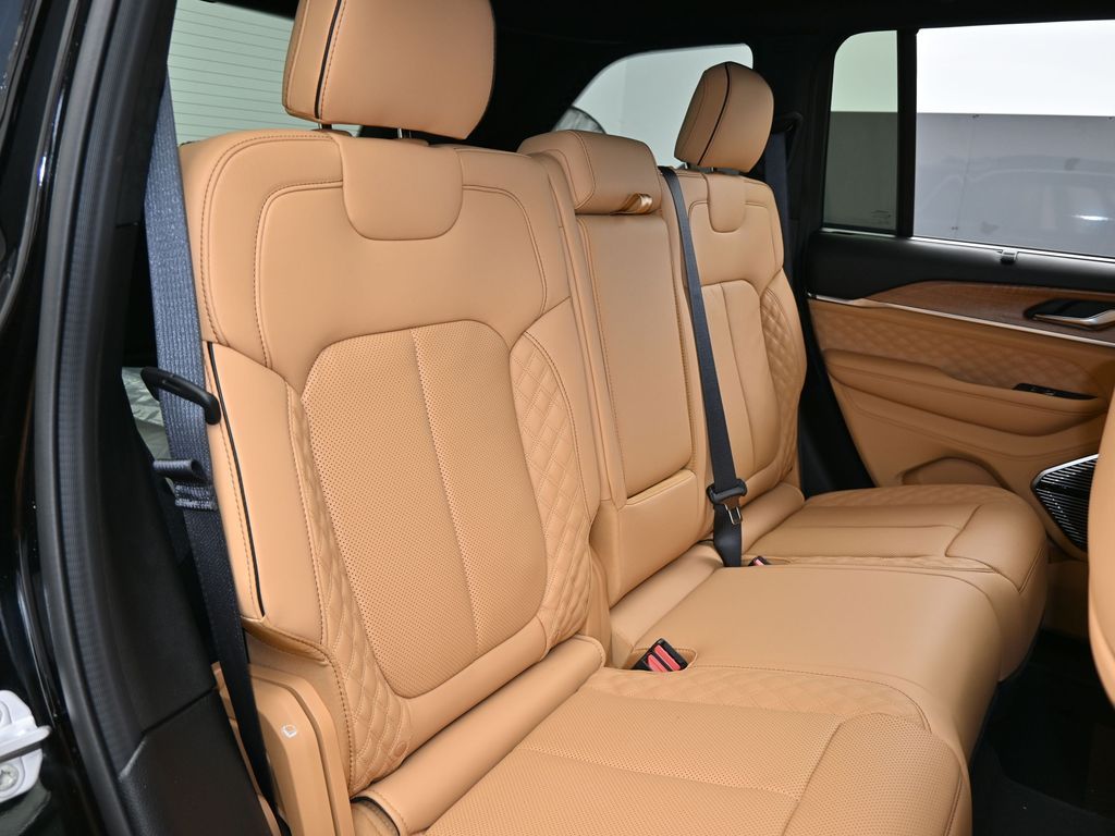 New 2025 Diamond Black Crystal Pearlcoat Jeep Summit image 41