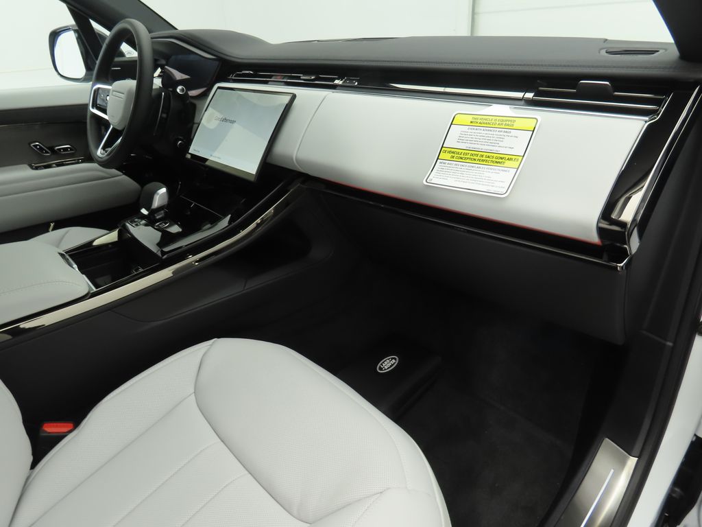 Thumbnail: 2025 Land Rover Range Rover Sport - 18