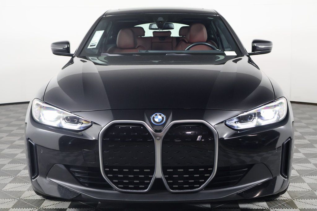 Thumbnail: 2023 BMW i4 - 2