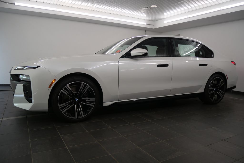 2025 BMW 7 Series 760i xDrive 2