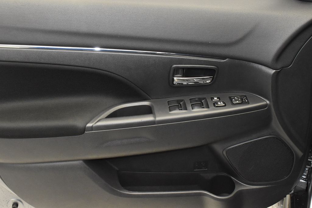 2024 Mitsubishi Outlander Sport ES 10