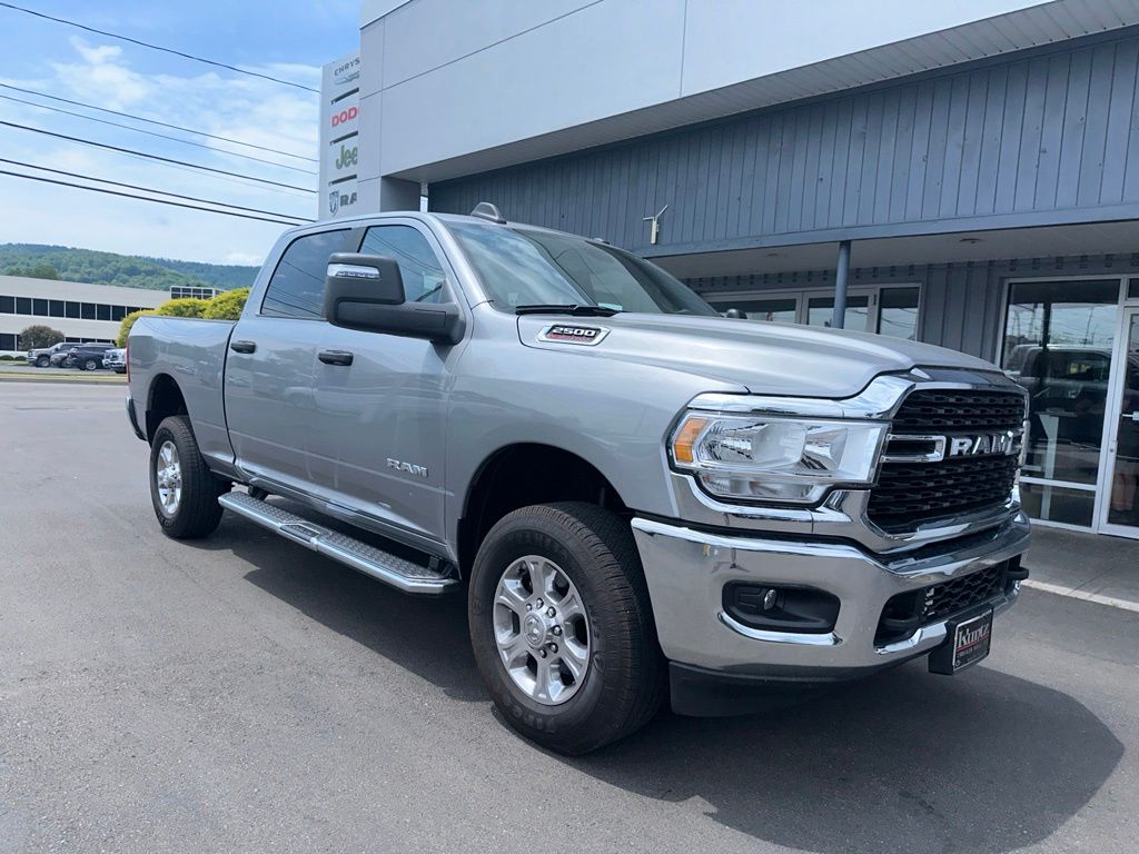 Billet Silver Metallic Clearcoat 2024 RAM 2500 Big Horn Crew Cab 4WD Pickup Truck Four-Wheel Drive 8-Speed Automatic